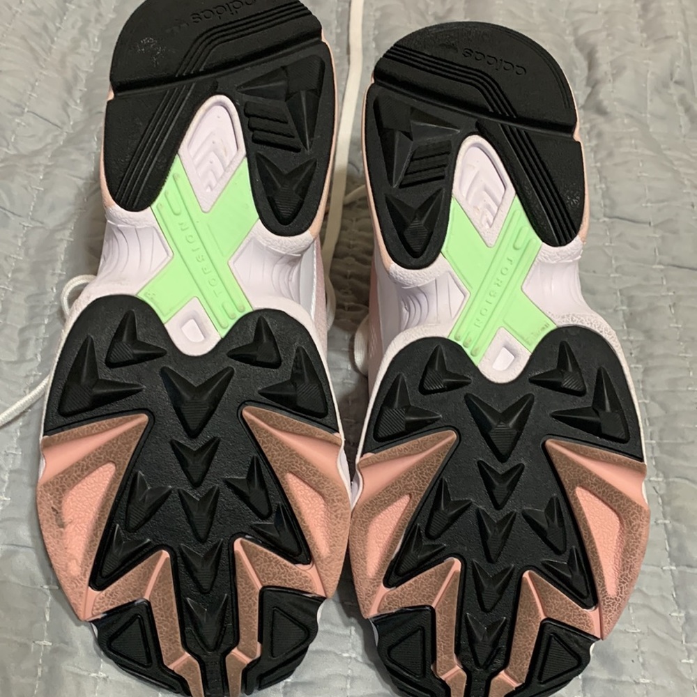 Adidas Torsion tennis shoes - Picture 7 of 12